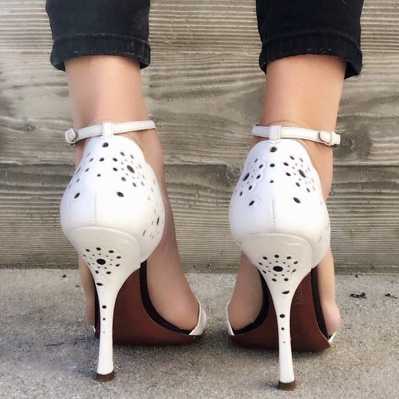 ALAIA Laser Cut Leather Sandals - Picture 5 of 7